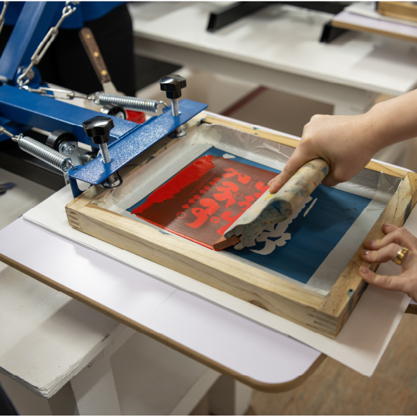 Visual Communication: Poster Versus Canvas