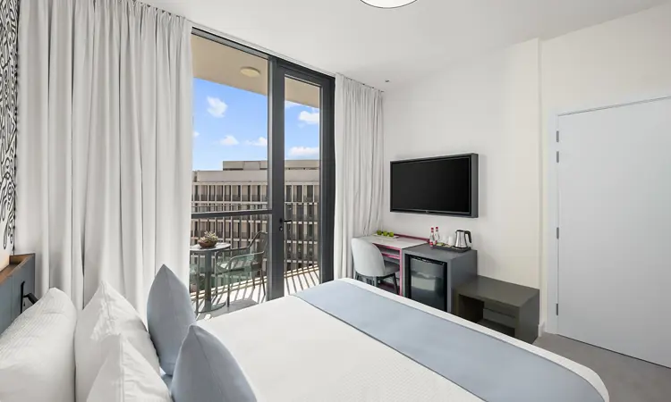 Stylish room - king 2 copy.webp