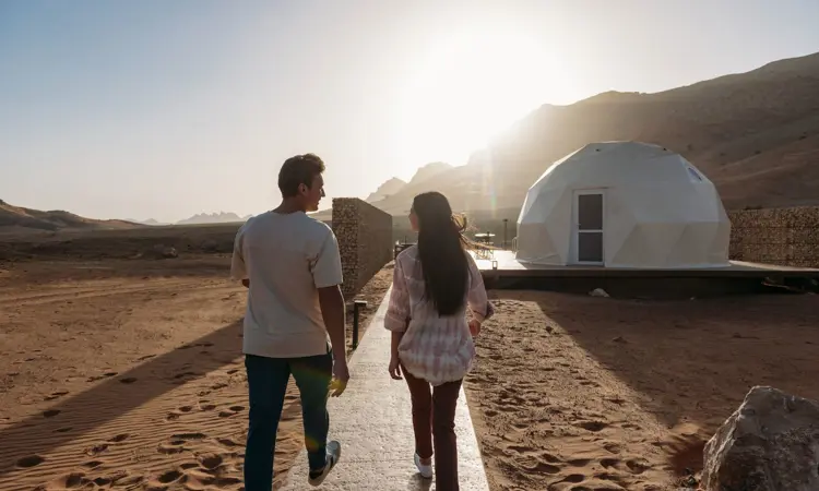 Large Moon Retreat 3