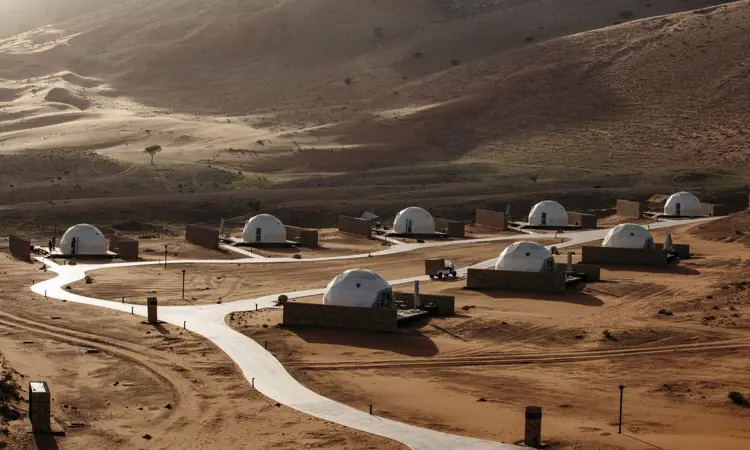 Large Moon Retreat 1