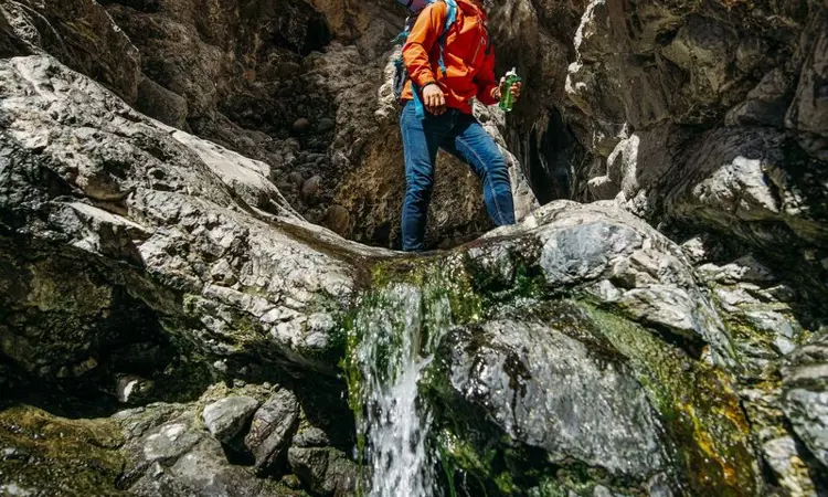 Large-Hiking - Wadi Shees copy.webp