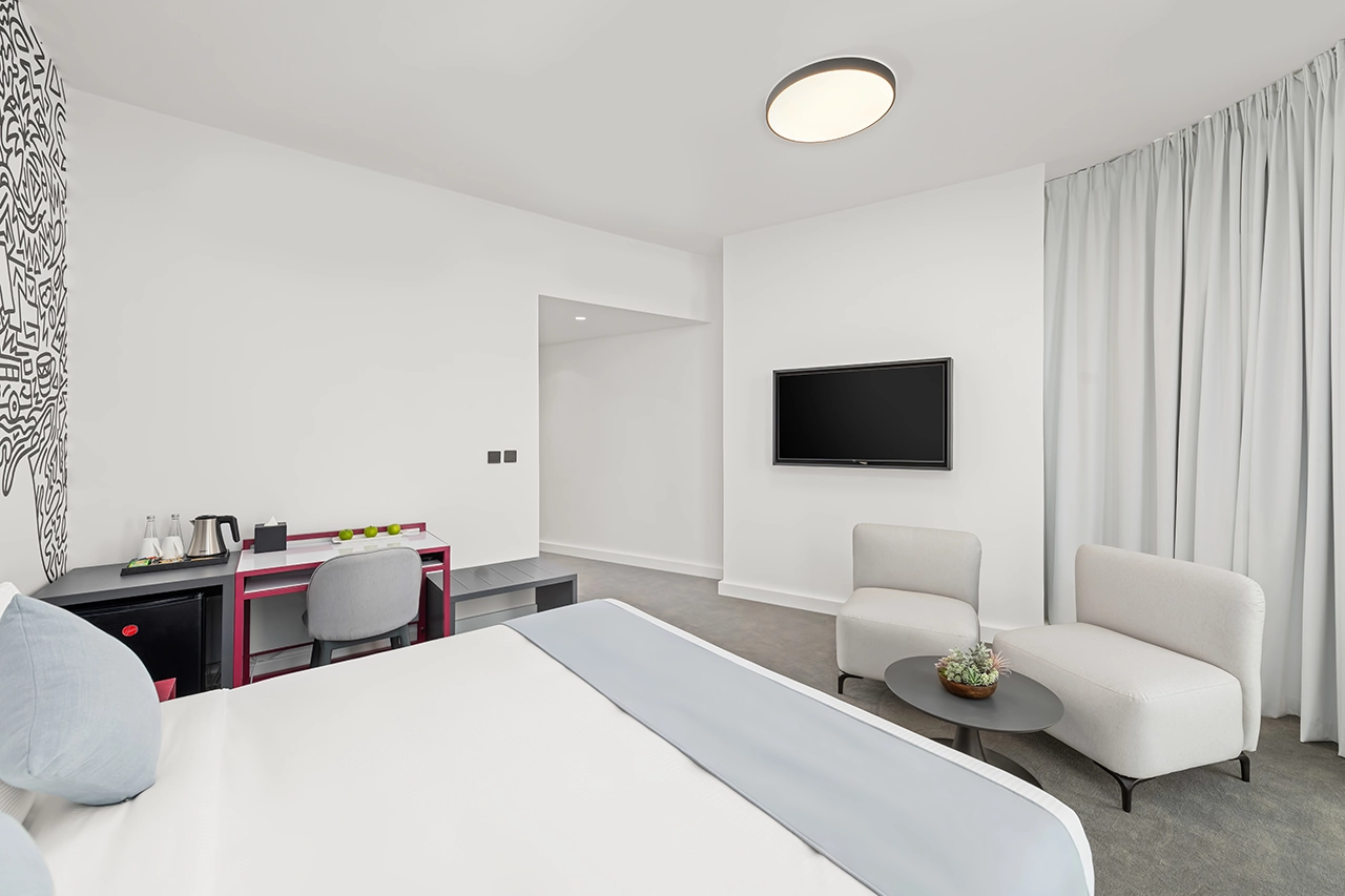 Signature room 4 copy.webp
