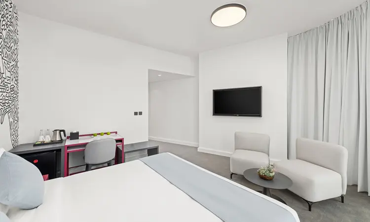 Signature room 4 copy.webp