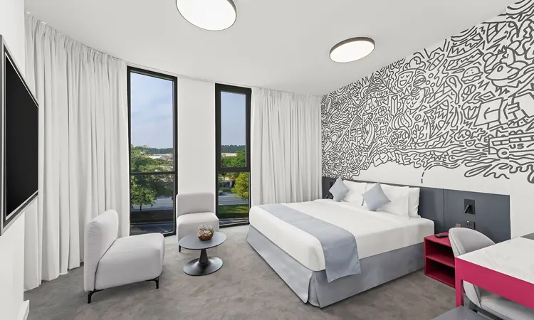 Signature room 3 copy.webp