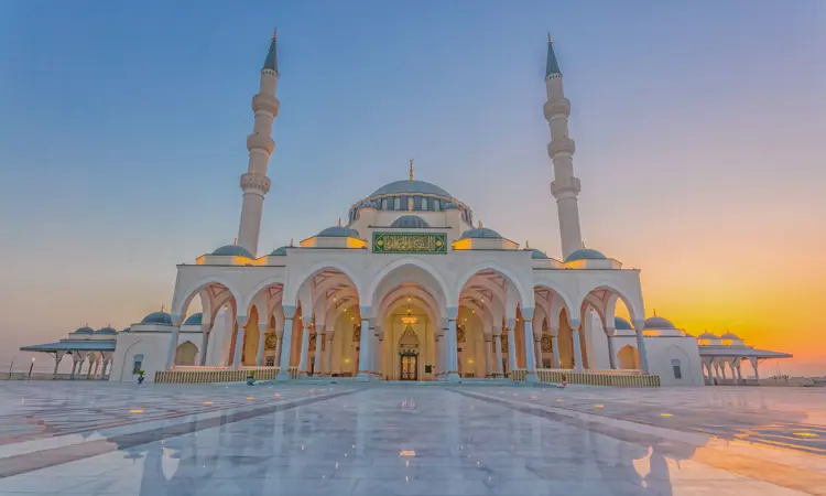 Sharjah Mosque 04