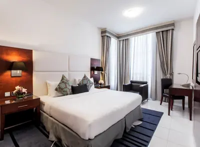 Golden Sand Hotel.webp