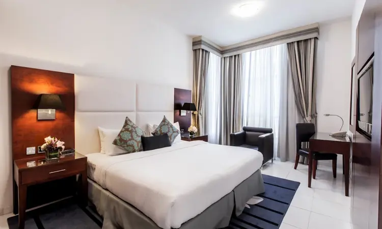 Golden Sand Hotel.webp